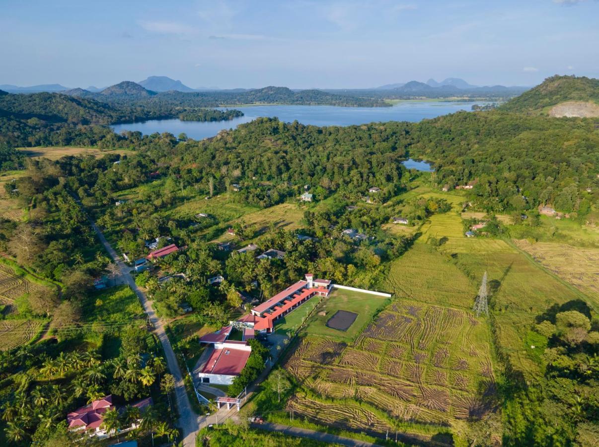 Elephyard Retreat Hotel Mahiyanganaya Ngoại thất bức ảnh