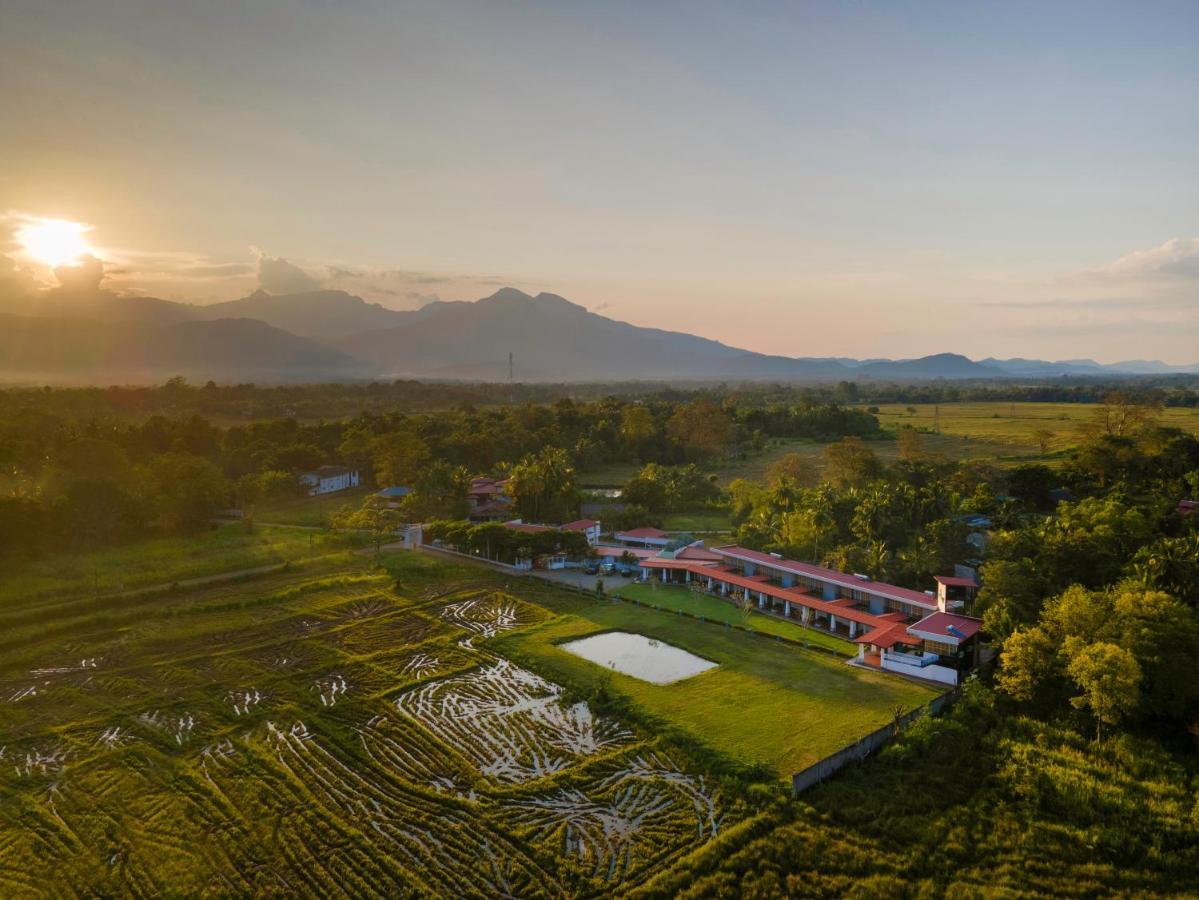 Elephyard Retreat Hotel Mahiyanganaya Ngoại thất bức ảnh